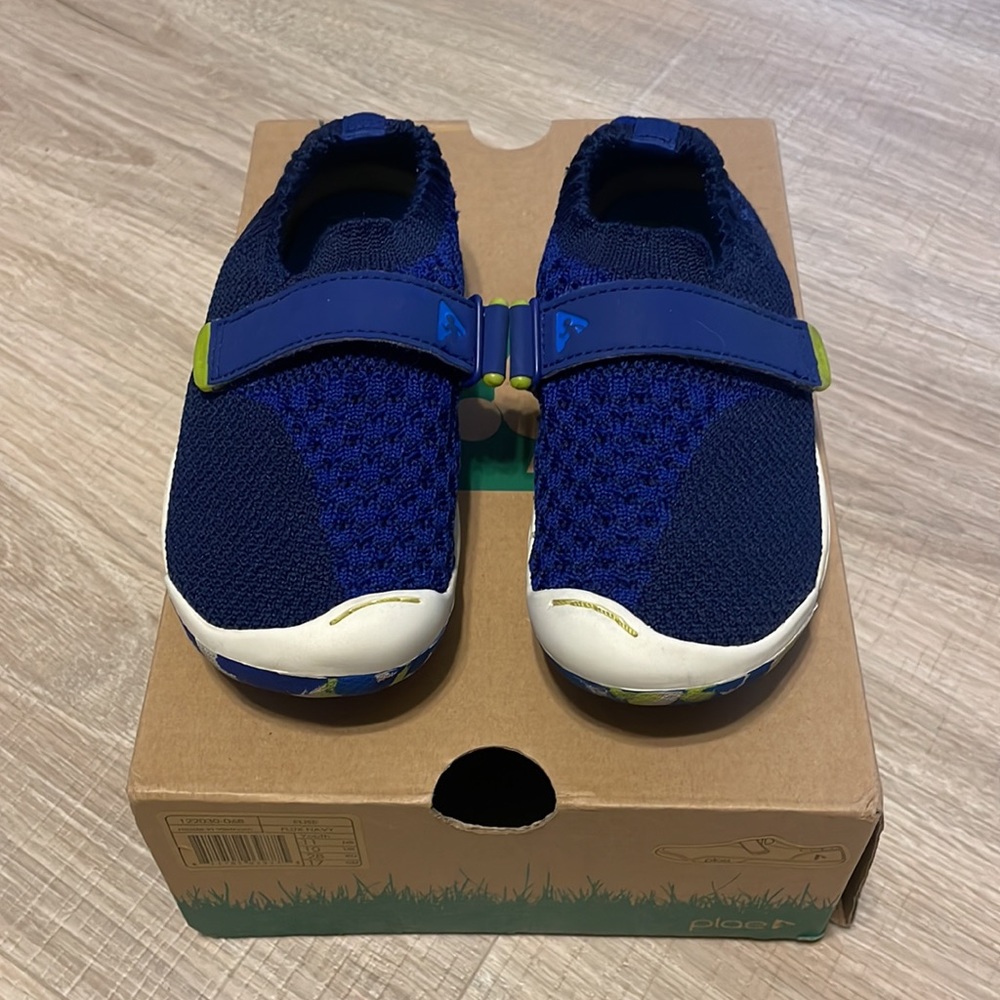 PLAE ELISE KNIT SLIP ON SHOES LITTLE KIDS SIZE 11
